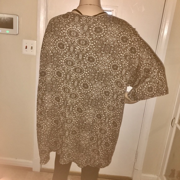 Black And Tan/ Beige Kimono - Picture 3 of 14